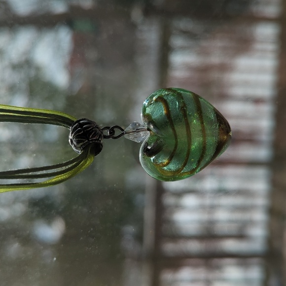 Glass HEART Necklace - Picture 4 of 4